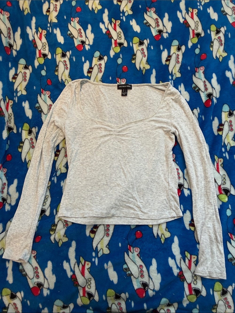 Urban Planet Light Heather Gray Long Sleeve Scoop Neck Top